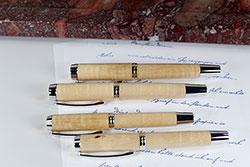 Set Füllfederhalter Kugelschreiber aus Holz Bergahorn geriegelt